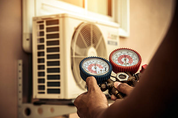 Professional Hvac technician working in Sturtevant, WI